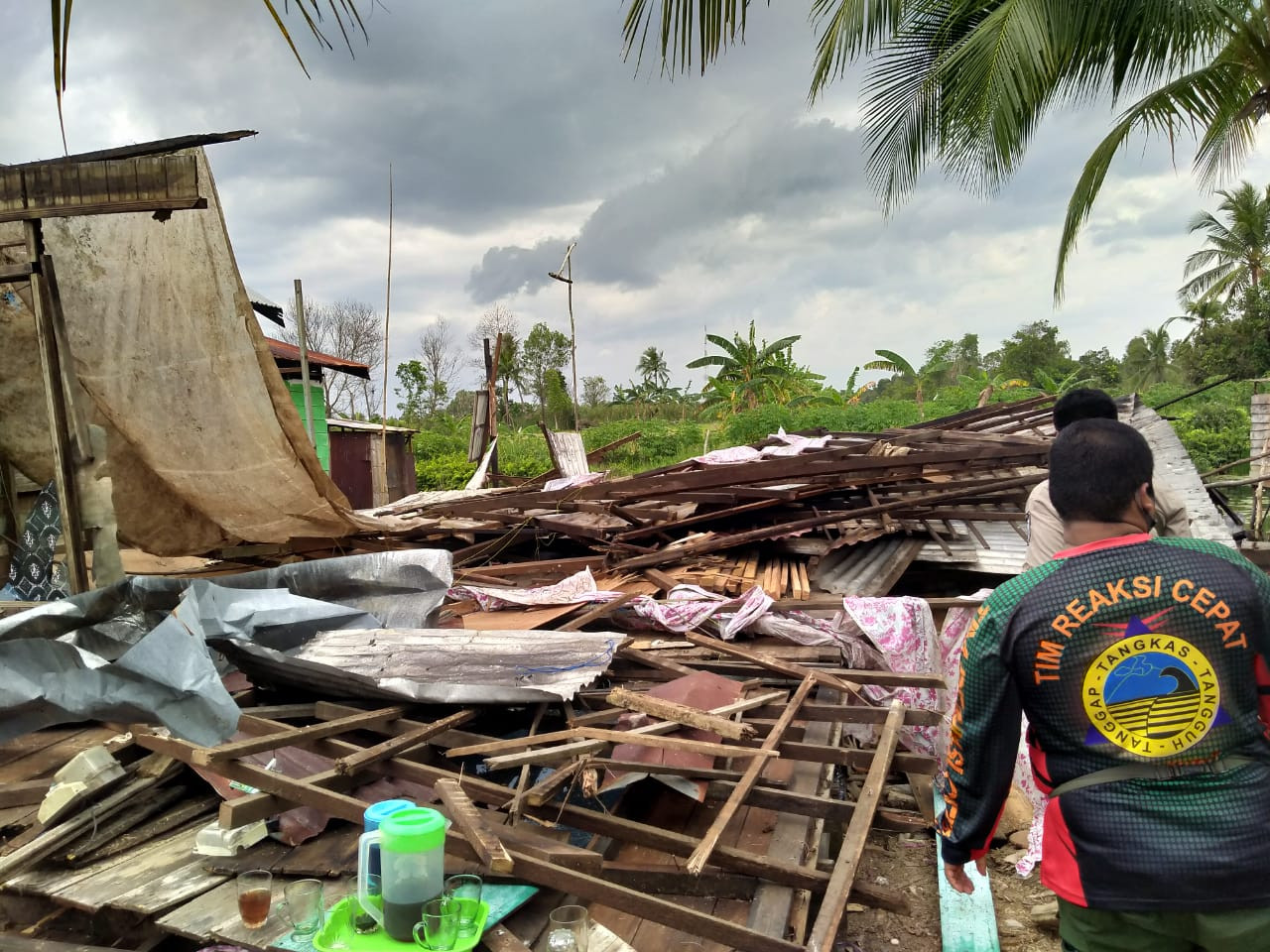 Angin Puting Beliung Menyerang Kalimantan Selatan https://plutkumkmgianyar.com/