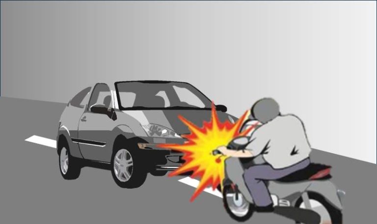 Mobil Pickup Salip Jalan Sampai Tabrak Pemotor Hingga Luka-Luka Di Bogor