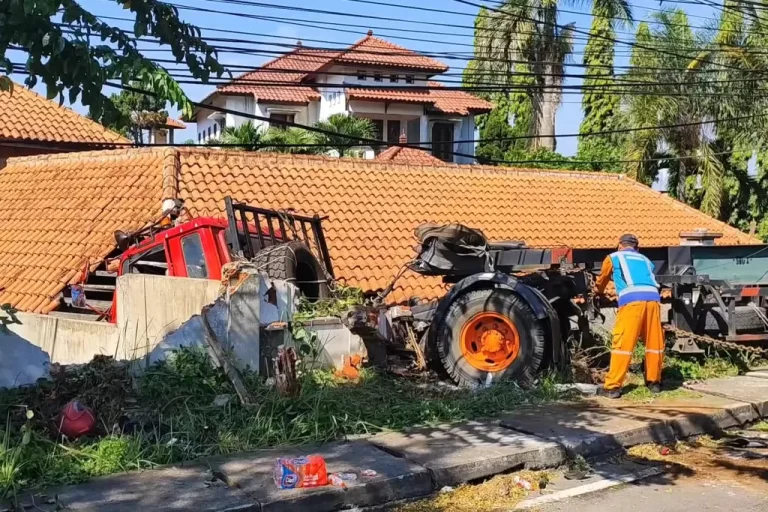 Tragedi di Jalan Raya: Kecelakaan Maut di Surabaya-Malang Renggut Empat Nyawa