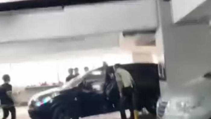 Video Viral di Bandung: Insiden Muda-Mudi di Area Parkir Mal The Kings Shopping Center plutkumkmgianyar.com