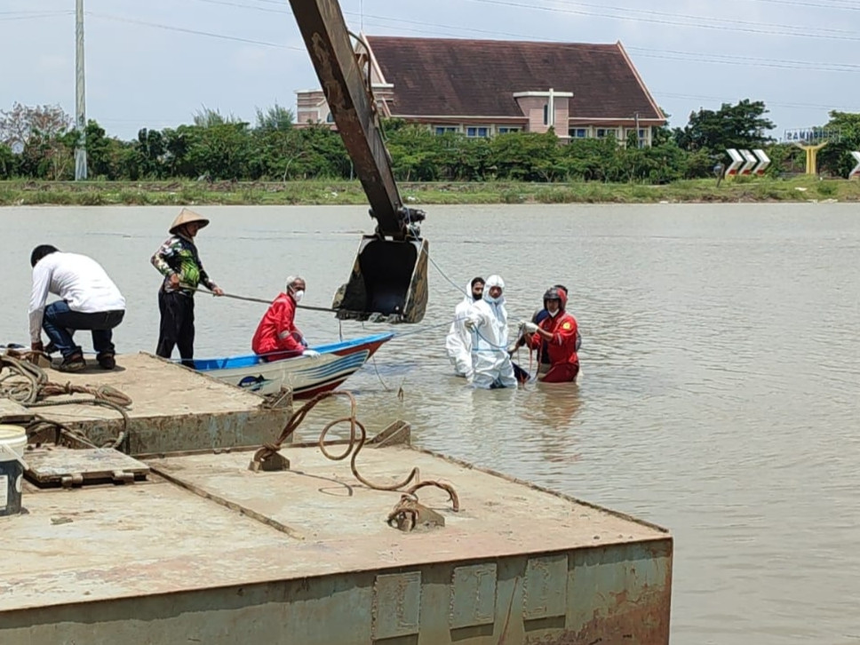 Penemuan Jasad Pria di Banjir Kanal Barat: Misteri di Balik Luka di Kepala Korban