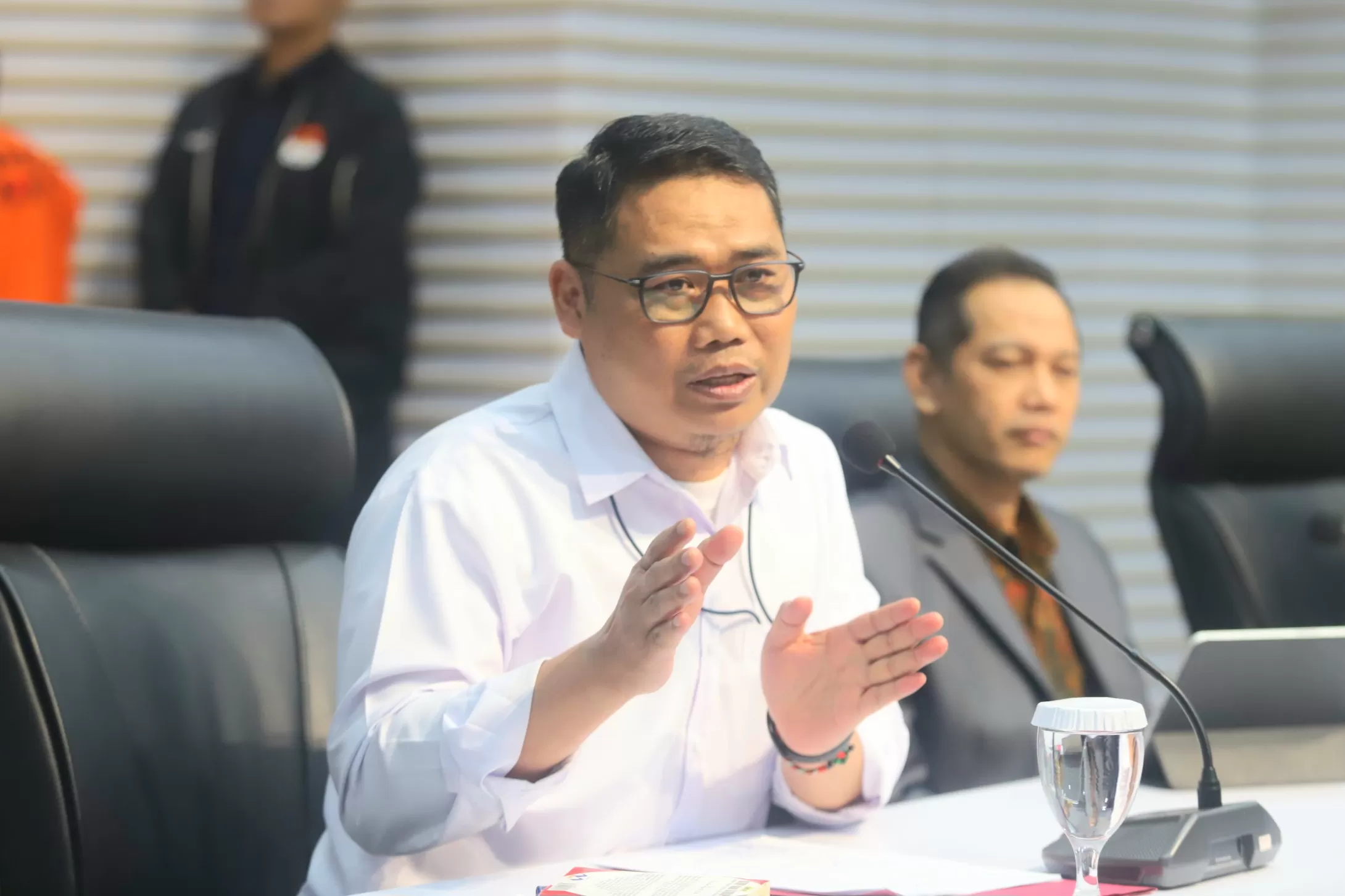 KPK Geledah Rumah Anggota DPR Satori di Cirebon Terkait Kasus Korupsi CSR BI