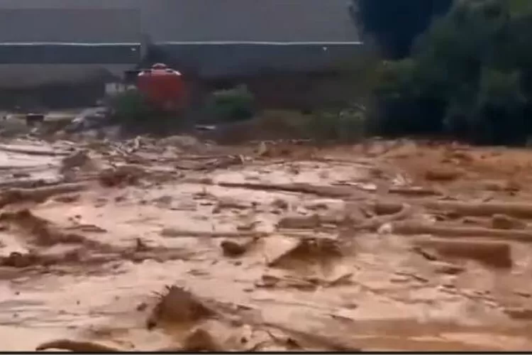 Banjir Bandang Morowali Utara: Detik-detik Menghancurkan Sejumlah Bangunan