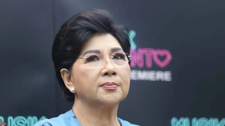 Perpisahan Terakhir: Jenazah Titiek Puspa Dibawa ke Wisma Puspa untuk Penghormatan