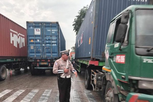 Kemacetan Parah di Priok: Pramono Meminta Maaf dan Menegur Pelindo