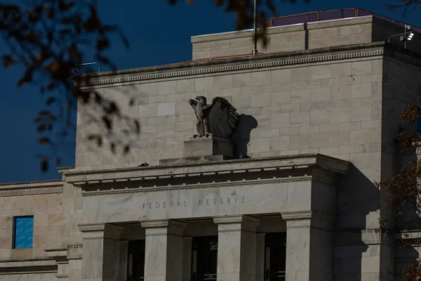 The Fed Bersikap Hati-hati di Tengah Tarik-Ulur Ekonomi dan Politik Global